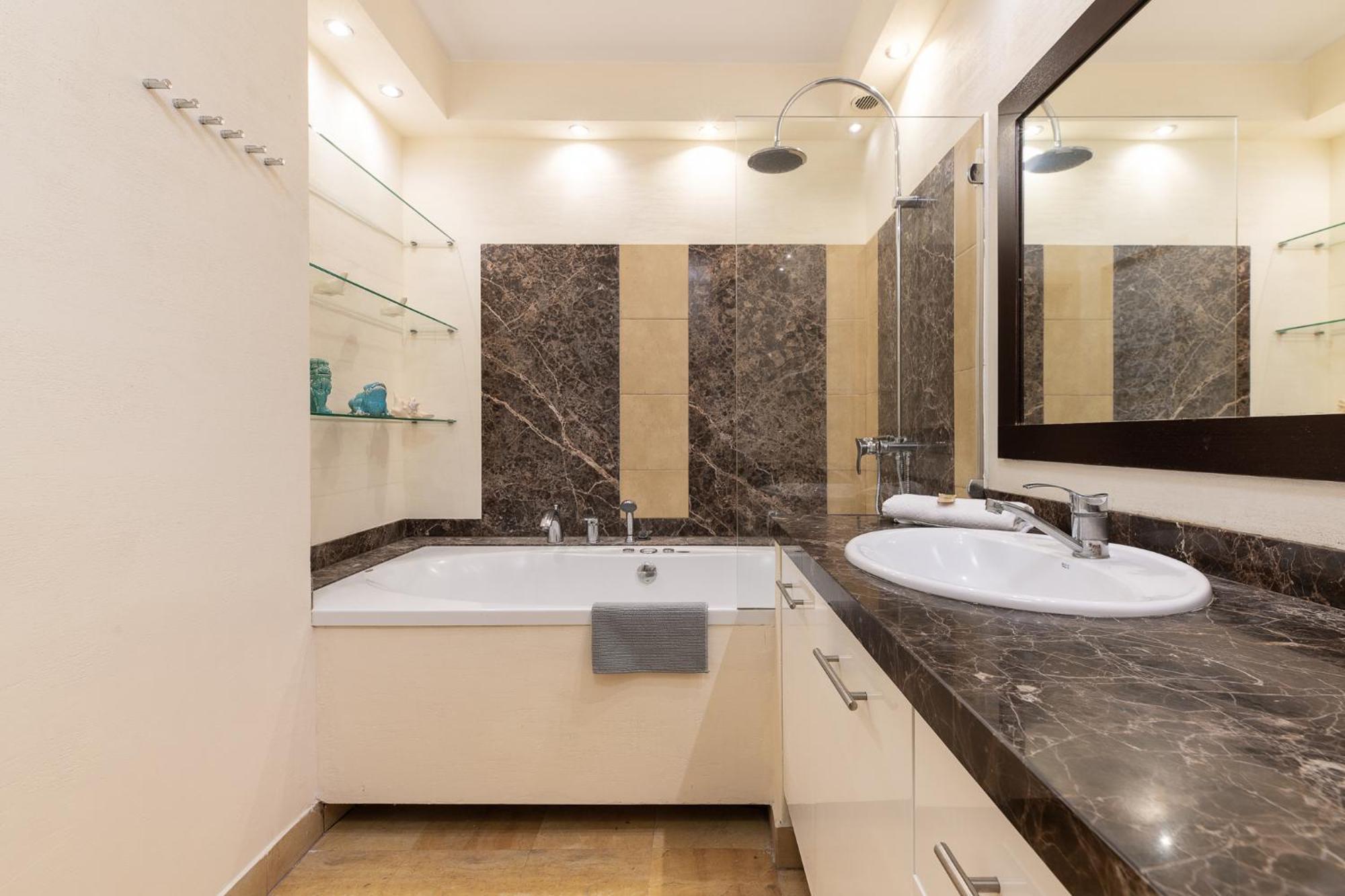Concierge Metro Wilanowska Gym & Pool Apartment *